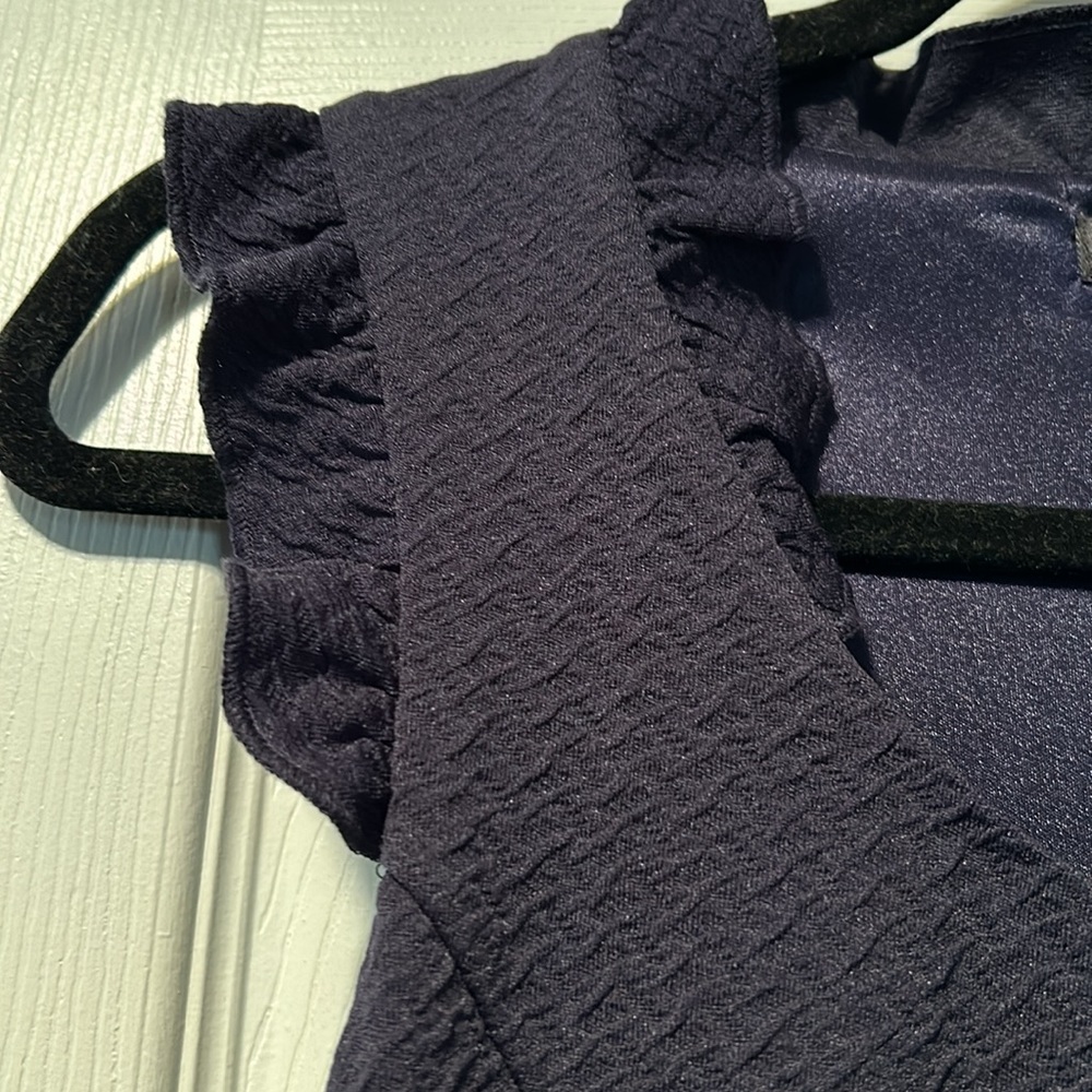👗THML Chessie Textured Navy Sleeveless Ruffle Neck Midi Dress Stitch Fix - Picture 5 of 16